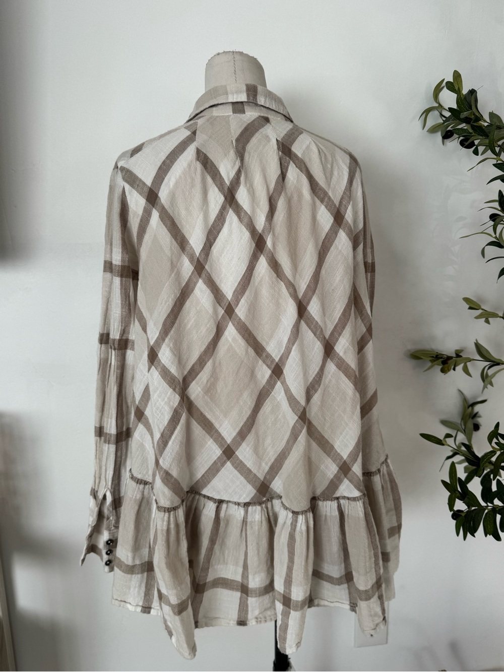 Free People Plaid Cotton Button Down XS Boho Ruffle Hem Long Sleeve Beige White - Picture 3 of 6